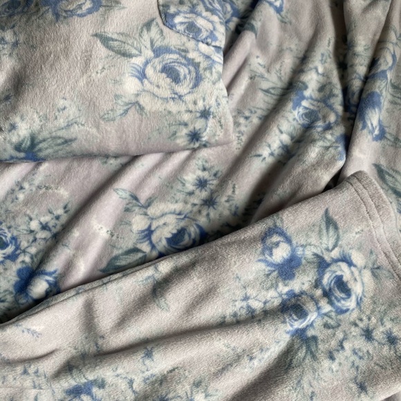 Flora Foral Fleece PJ Set - Picture 7 of 8